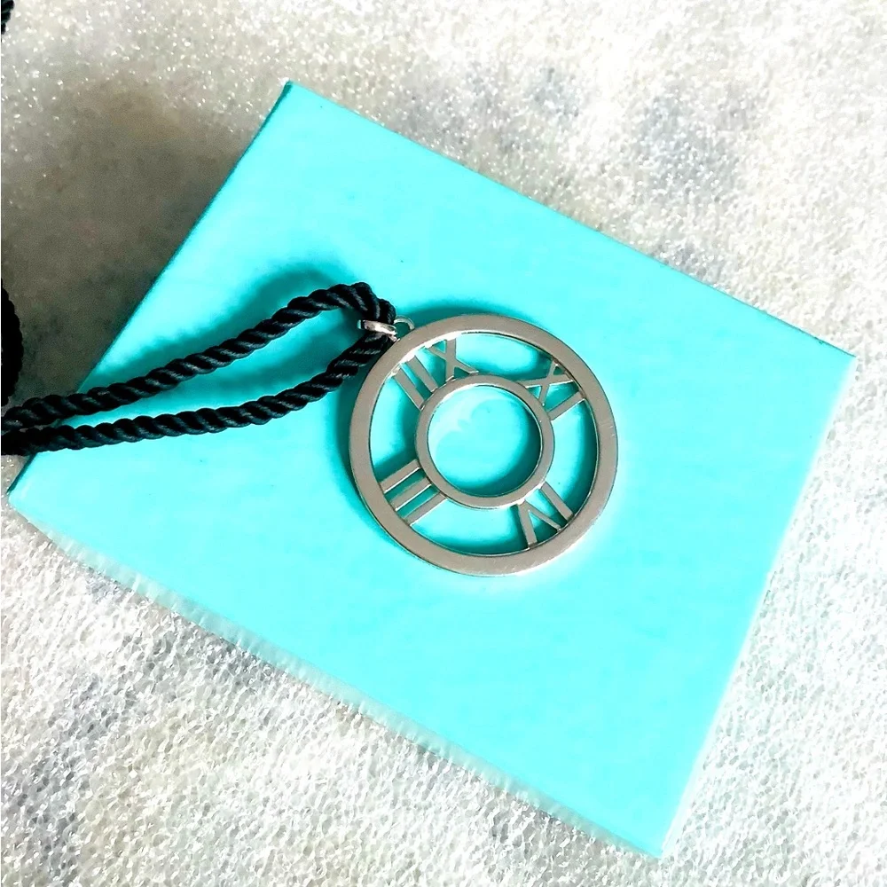 Tiffany&Co ATLAS necklace 🌹